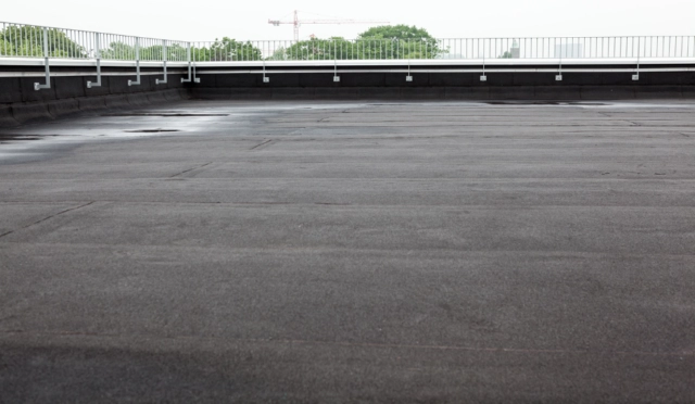 Flat roofing and tuckpointing contractor in Humboldt Park, Chicago