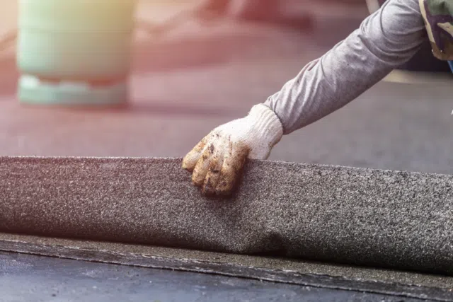 Flat roofing and tuckpointing contractor in Wrigleyville Chicago