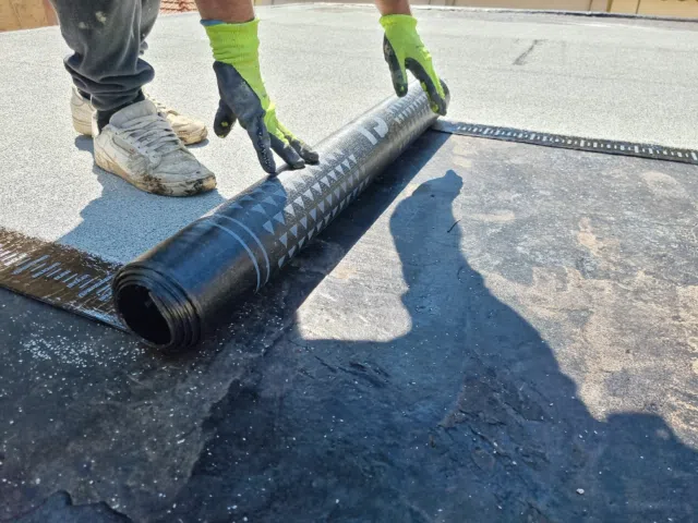 Flat roofing and tuckpointing company in Lincoln Square Chicago