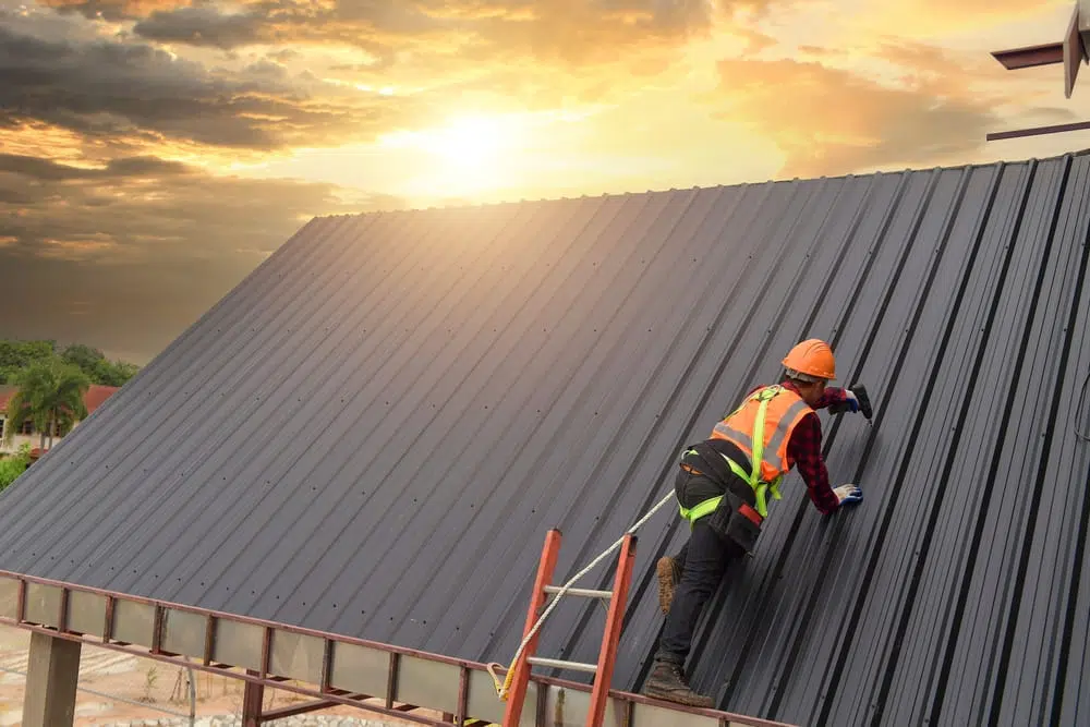Does Aluminum Roof Coating Stop Leaks? (Solved) 2 What Types Of Roof Leaks Can It Fix